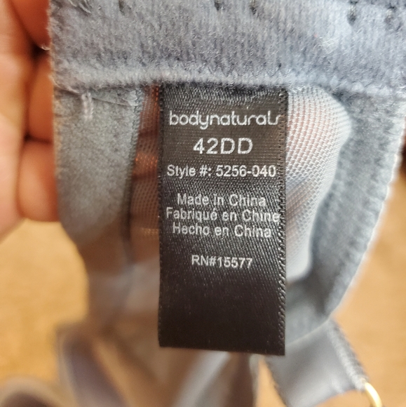 BodyNaturals gray bra in good condition - Picture 2 of 6